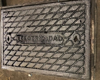 Marco y Tapa Electricidad 50x70 class=